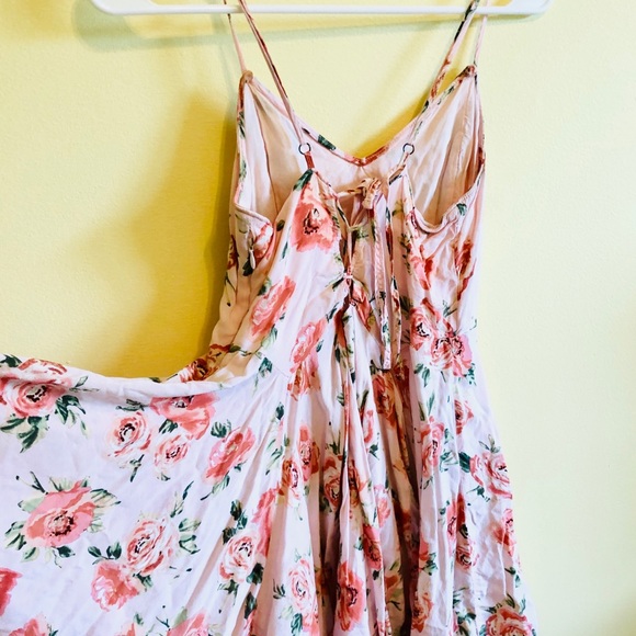 Beautiful Light Pink Floral Summer Dress!!🌸☀️ - Picture 2 of 5